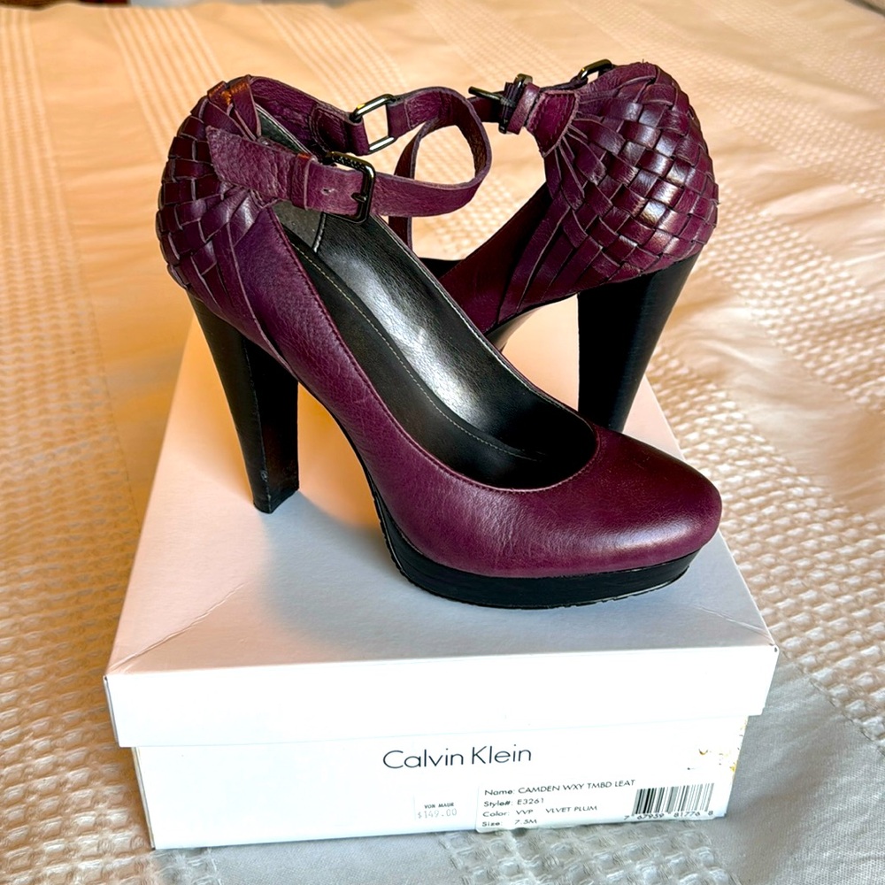 Calvin Klein platform heels 7.5